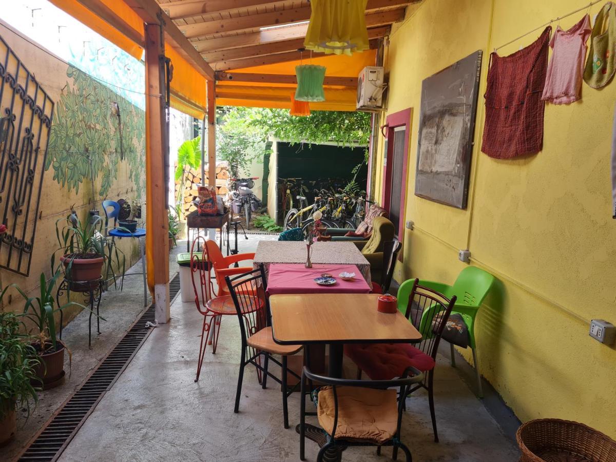Mi Casa Es Tu Casa - Shkodra Backpackers Hostel Exterior photo