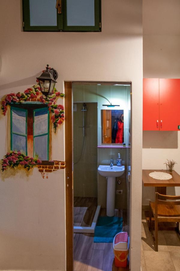 Mi Casa Es Tu Casa - Shkodra Backpackers Hostel Exterior photo