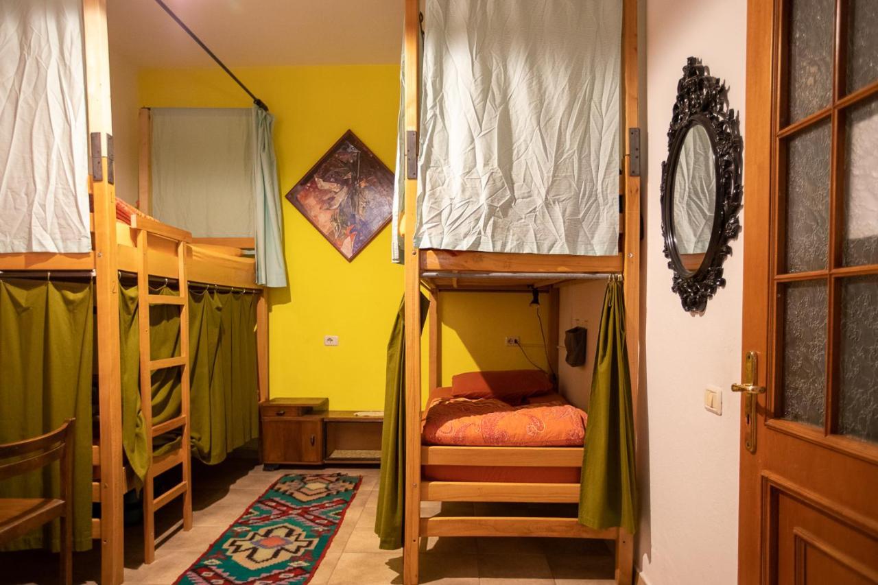 Mi Casa Es Tu Casa - Shkodra Backpackers Hostel Exterior photo