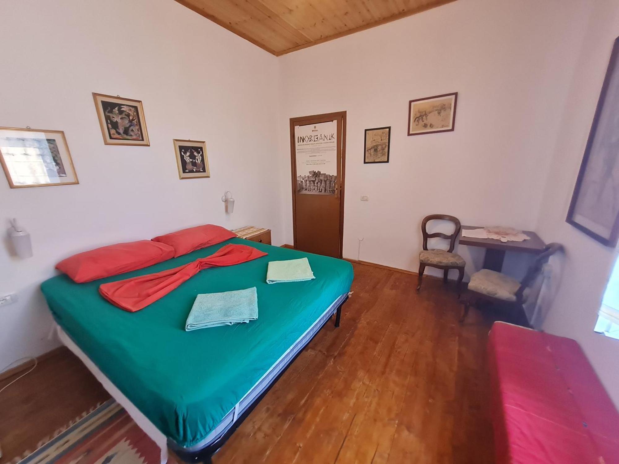 Mi Casa Es Tu Casa - Shkodra Backpackers Hostel Room photo