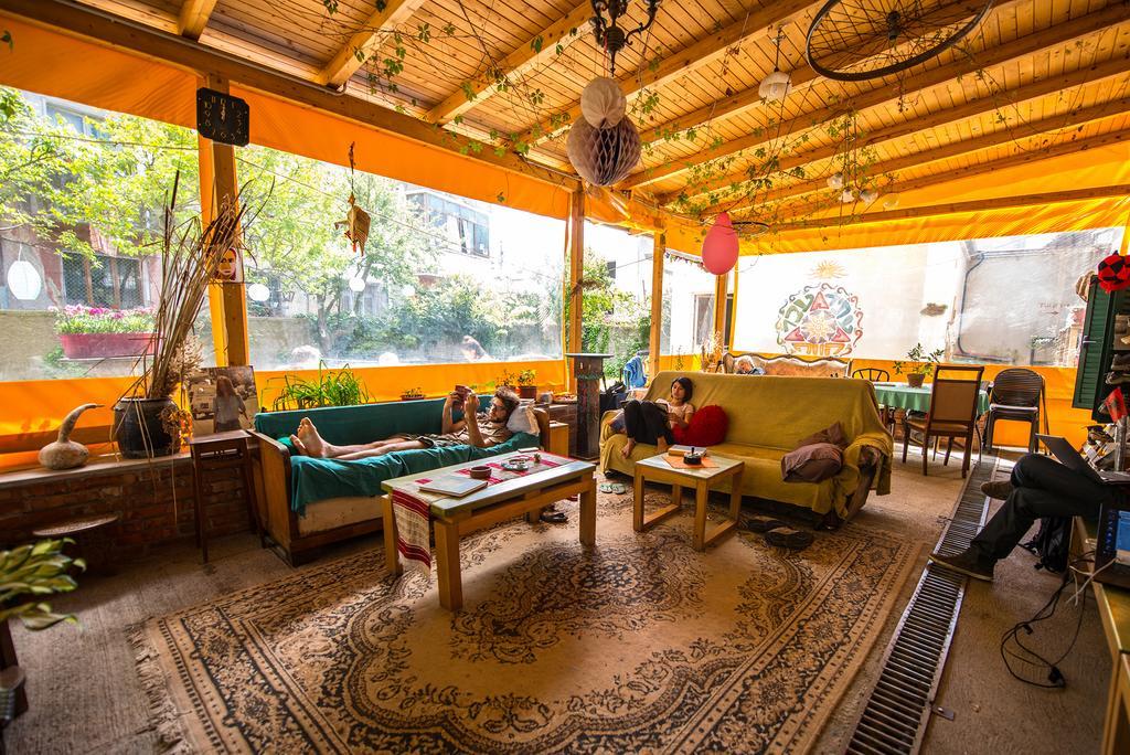 Mi Casa Es Tu Casa - Shkodra Backpackers Hostel Exterior photo