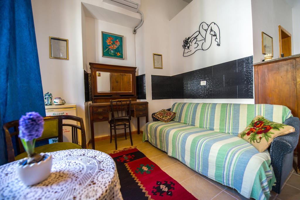 Mi Casa Es Tu Casa - Shkodra Backpackers Hostel Exterior photo